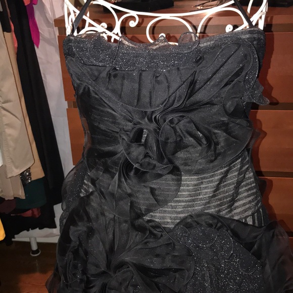 Gown - Picture 2 of 5